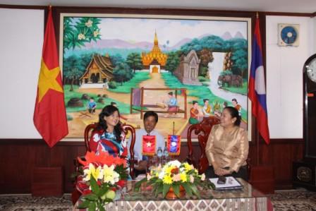 ການນຳສະຫະພັນແມ່ຍິງລາວ ຢ້ຽມຢາມນະຄອນ ດ່ານັ້ງ